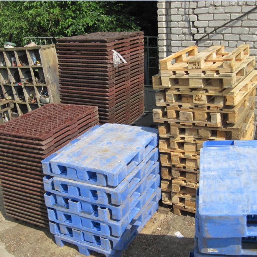 Сравнительная характеристика деревянных и пластиковых поддонов